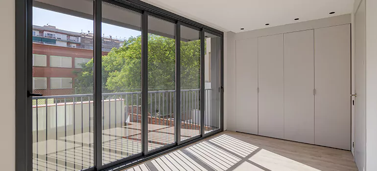 Aluminum Glazed Window Installation in Levis, QC