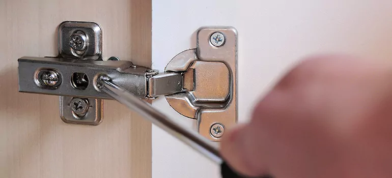 Creaky Door Hinges Fix in Levis, QC