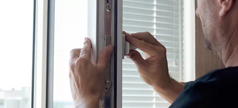 Lever Window Replacement Services in Levis, QC