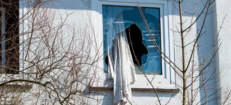Storm Window Installation Contractors in Levis, Quebec