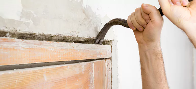 Wooden Garage Door Repair in Levis, Quebec