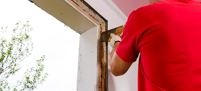 Residential Accordion Door Repair in Levis, Quebec