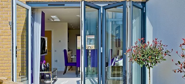 Commercial Door Glass Repair in Levis, QC