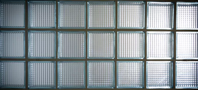 Basement Glass Window in Levis, QC