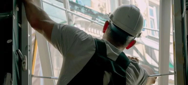 Install Exterior Storm Windows in Levis, QC